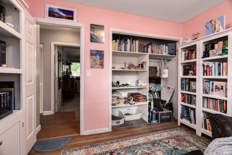 Listing Image 17
