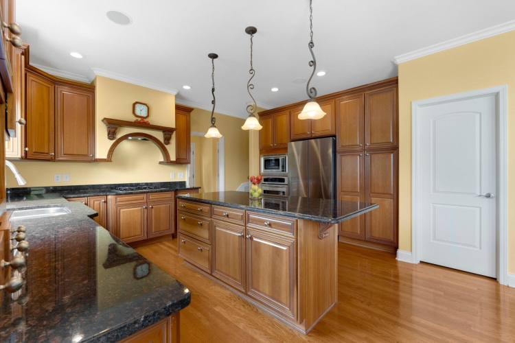 Listing Image 14