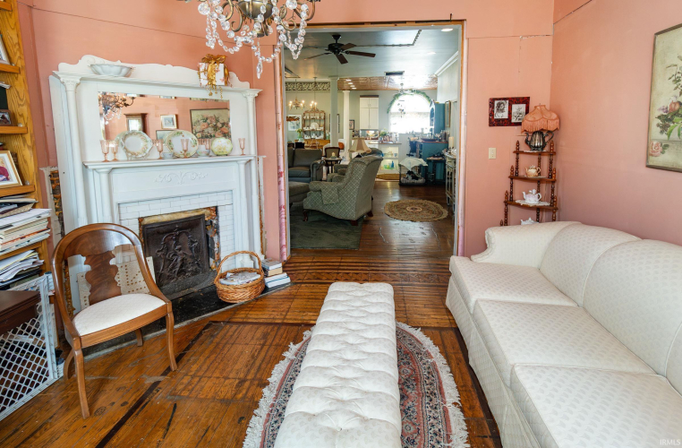 Listing Image 17