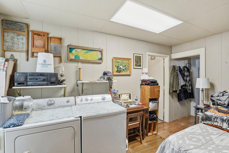 Listing Image 11