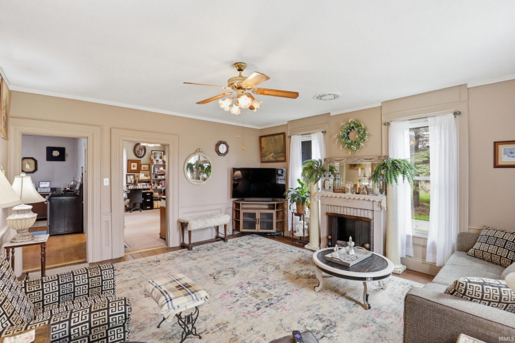 Listing Image 5