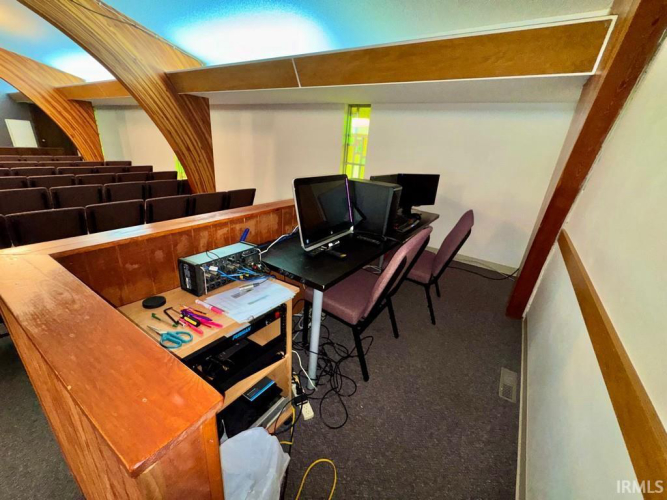 Listing Image 11