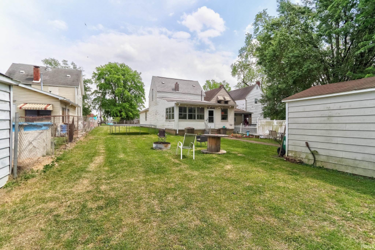 Listing Image 11