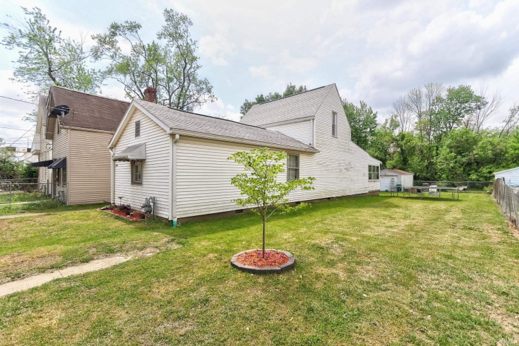 Listing Image 12