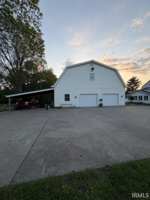 Listing Image 9