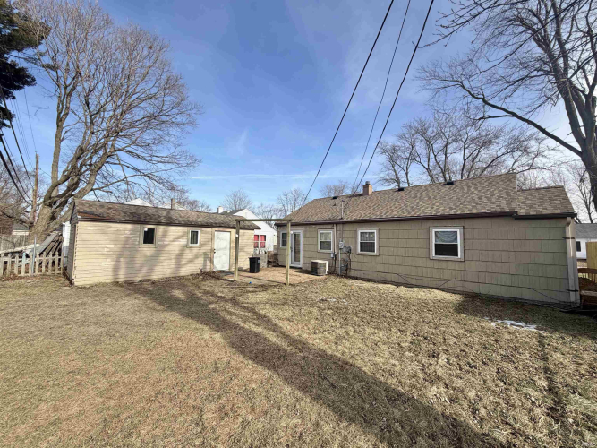 Listing Image 11
