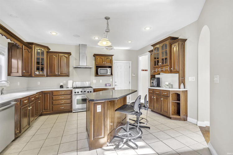 Listing Image 8