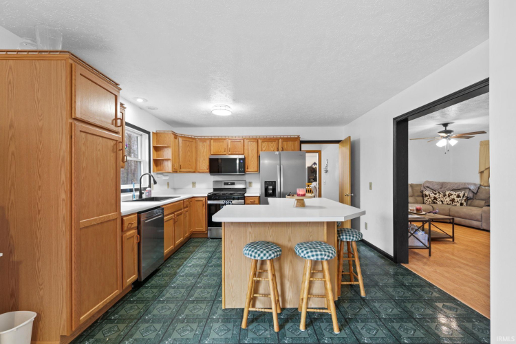 Listing Image 16
