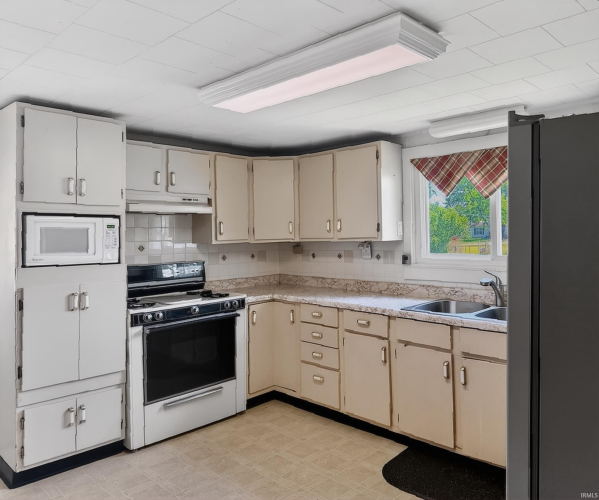 Listing Image 5