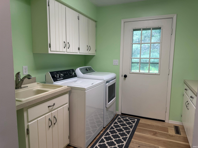 Listing Image 16
