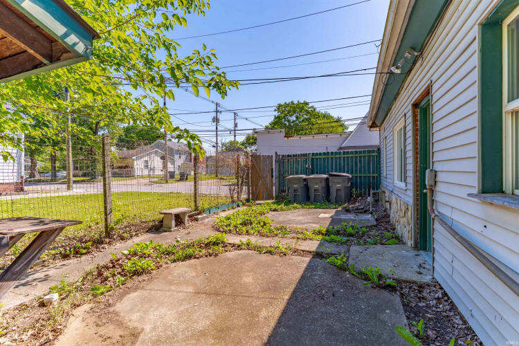 Listing Image 24
