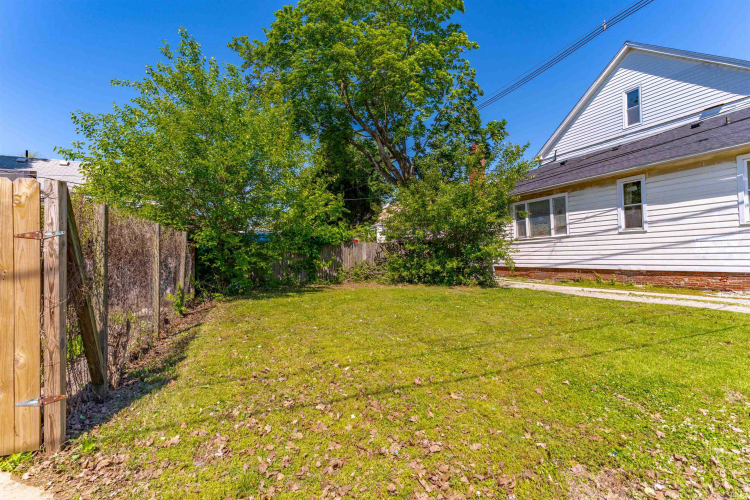 Listing Image 29