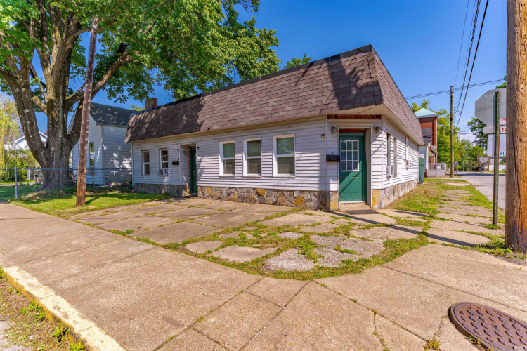 Listing Image 4