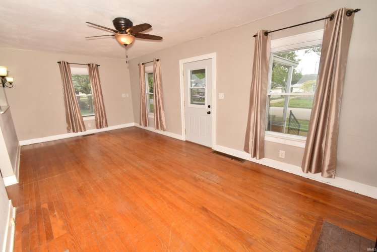 Listing Image 16