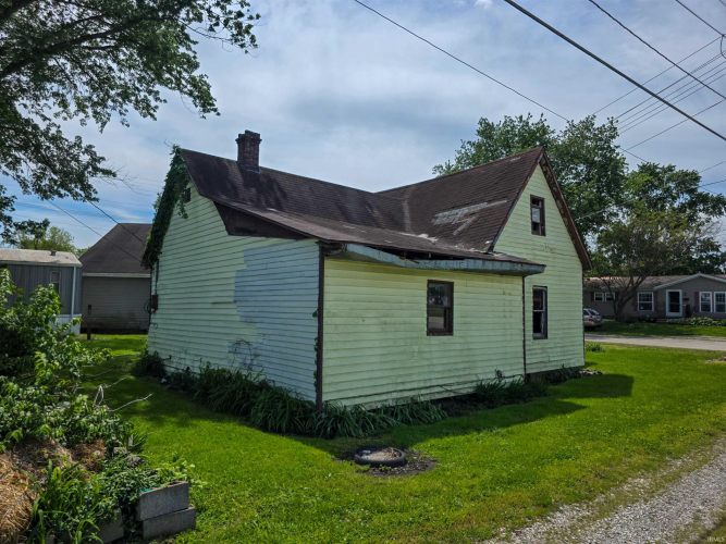 Listing Image 4