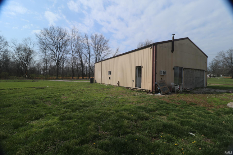 Listing Image 4