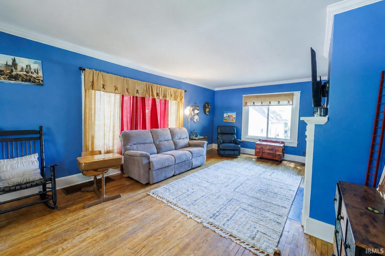 Listing Image 12