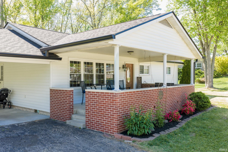Listing Image 6