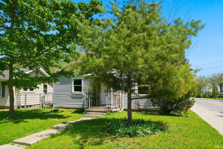 Listing Image 3