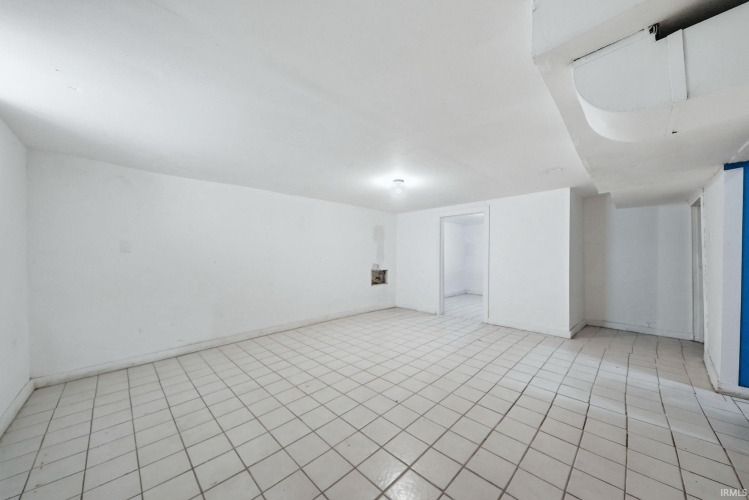 Listing Image 24
