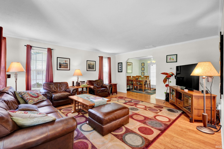 Listing Image 5