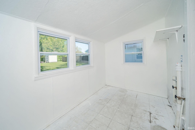 Listing Image 24