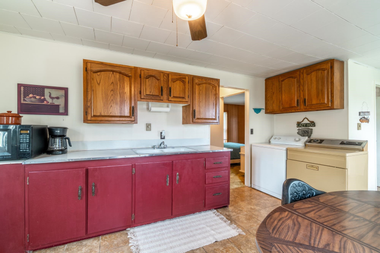 Listing Image 11