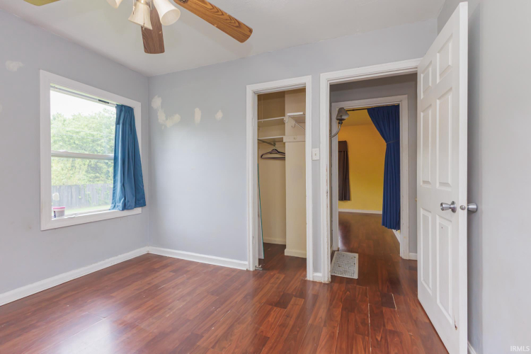 Listing Image 14