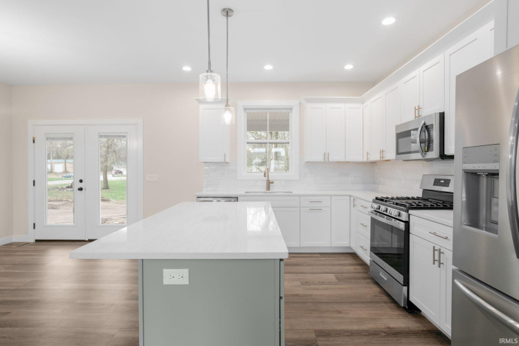 Listing Image 9