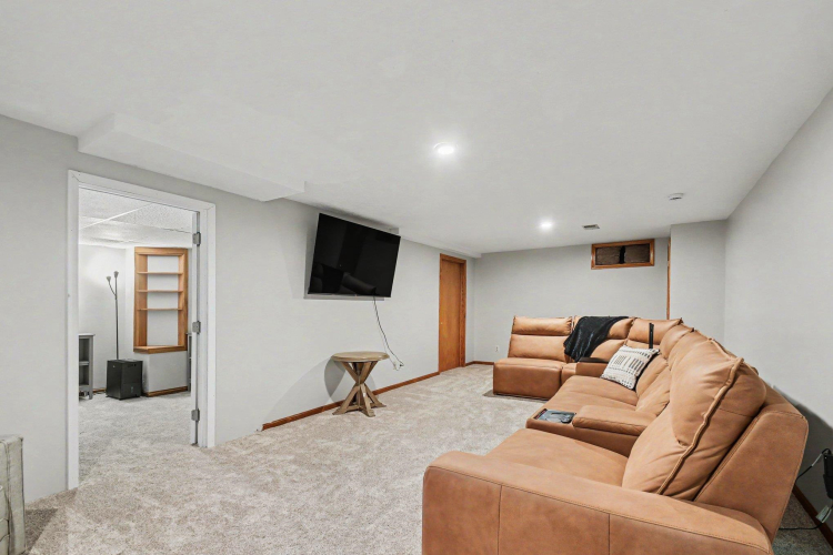 Listing Image 24