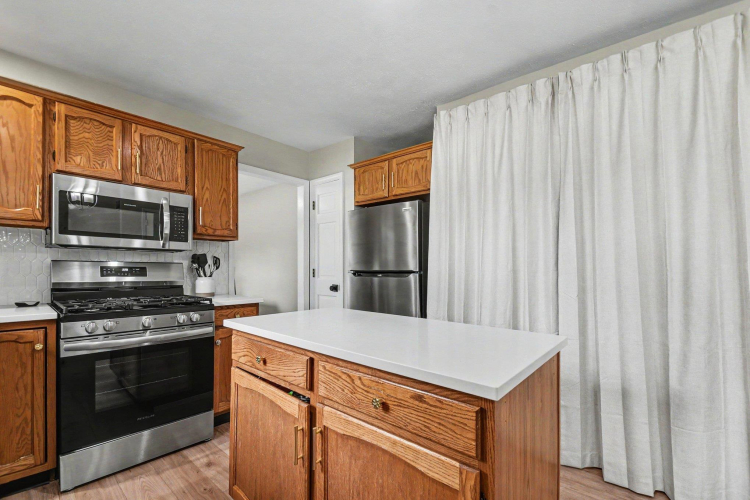 Listing Image 5