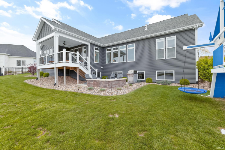 Listing Image 5