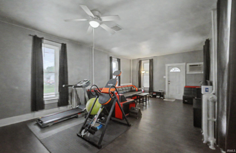 Listing Image 7