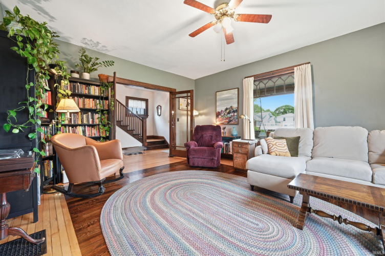 Listing Image 7