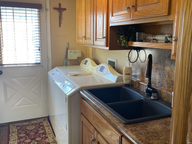 Listing Image 12