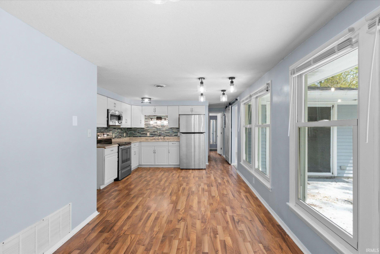Listing Image 23