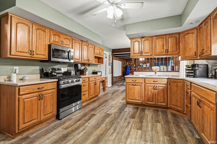 Listing Image 5