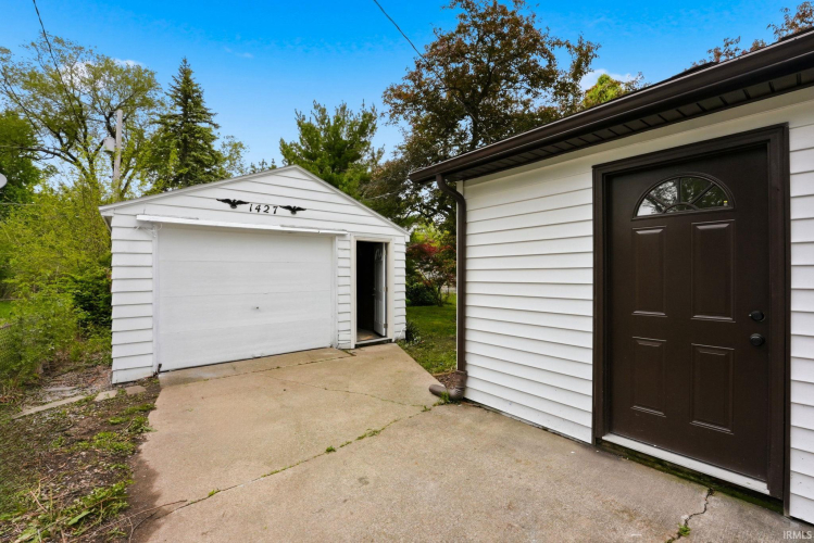 Listing Image 20