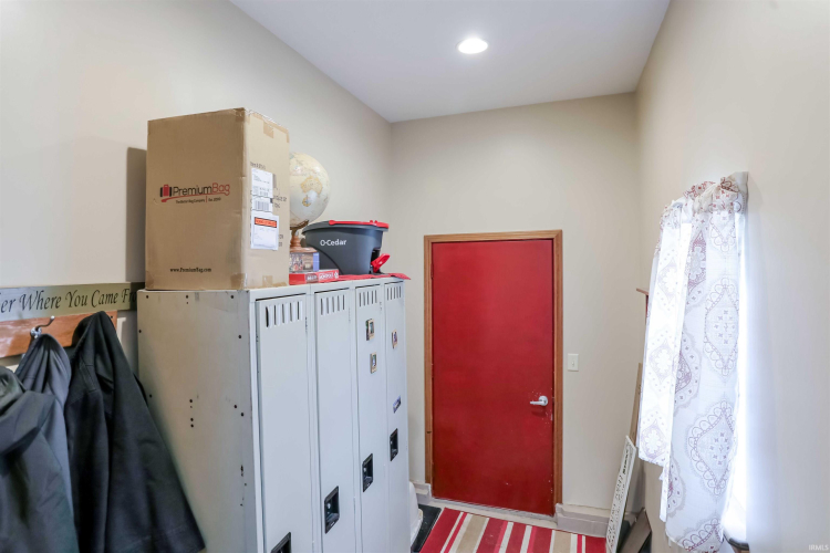 Listing Image 17