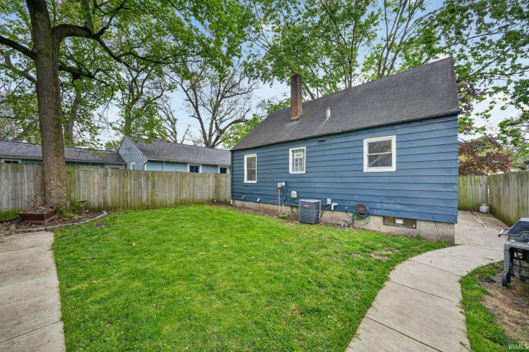 Listing Image 18