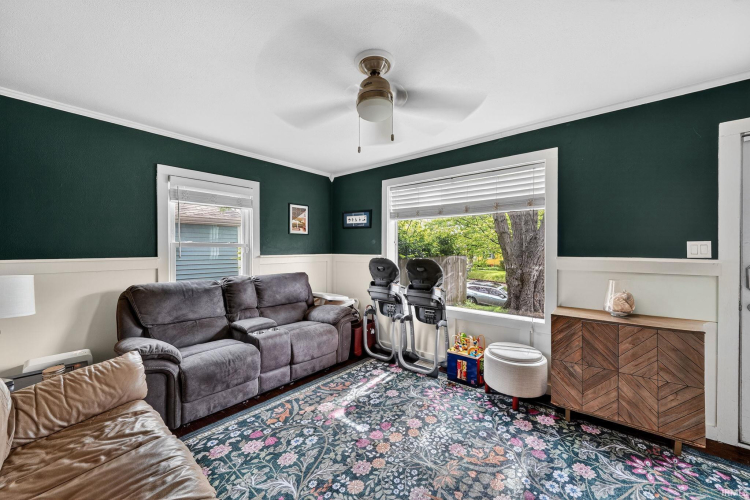 Listing Image 3