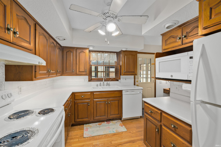 Listing Image 14