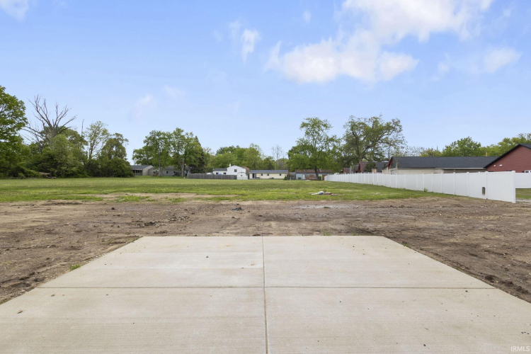 Listing Image 24