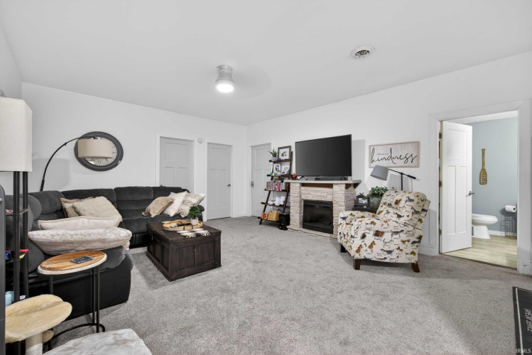 Listing Image 14