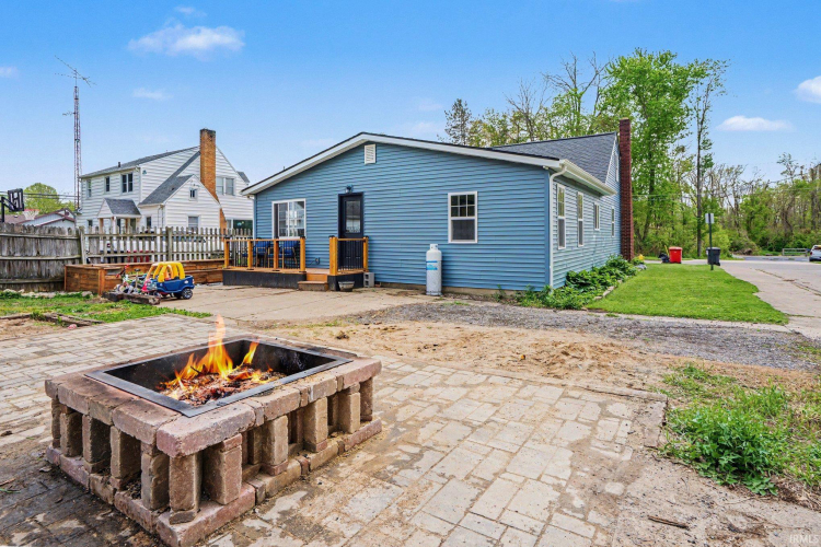Listing Image 16