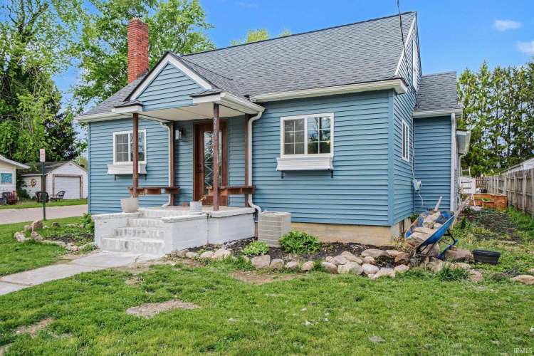 Listing Image 3
