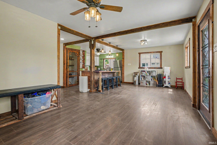 Listing Image 6