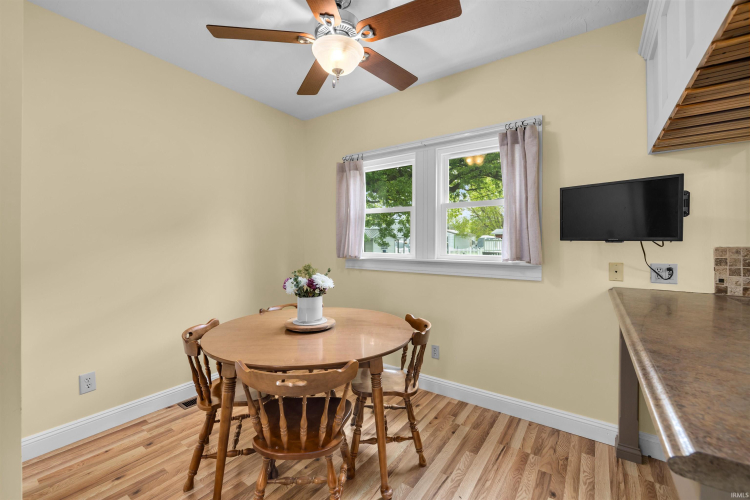 Listing Image 21