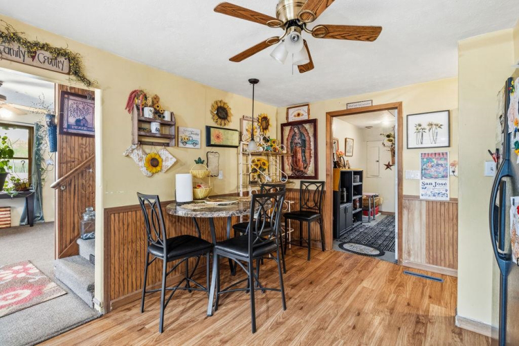 Listing Image 12