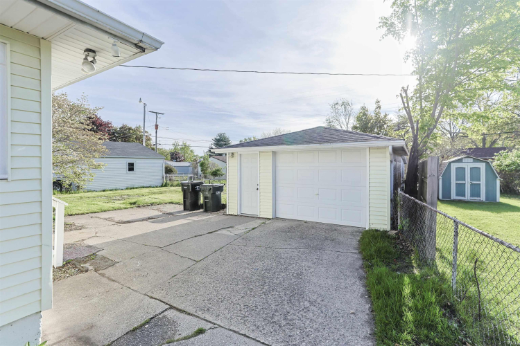 Listing Image 29